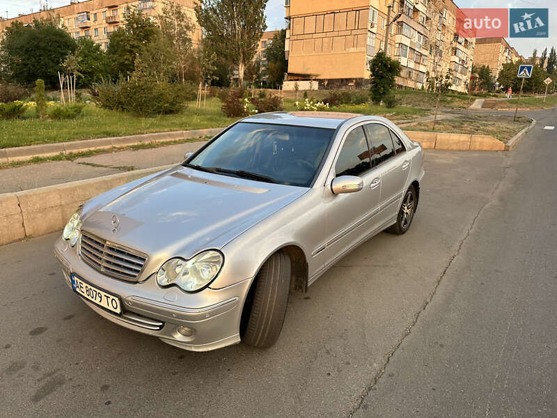 Седан Mercedes-Benz C-Class 2004 в Запоріжжі