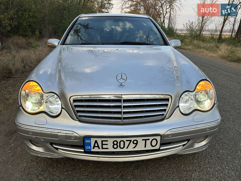 Седан Mercedes-Benz C-Class 2004 в Запоріжжі