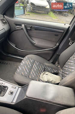 Універсал Mercedes-Benz C-Class 2000 в 