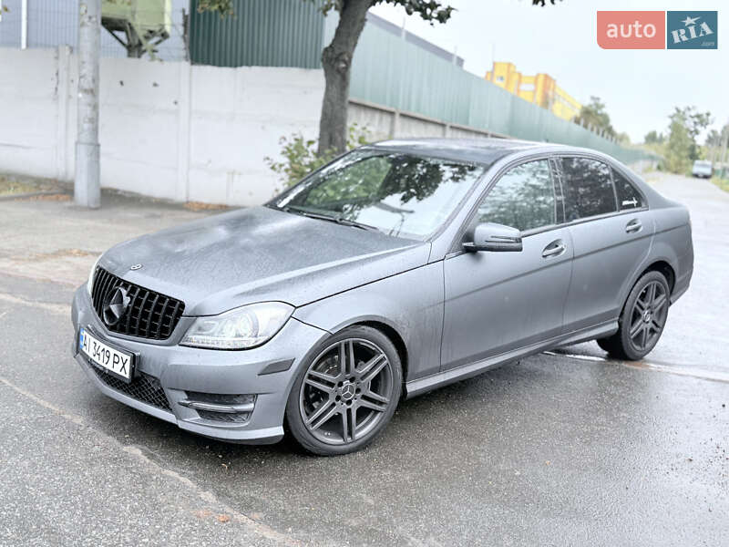 Mercedes-Benz C-Class 2011