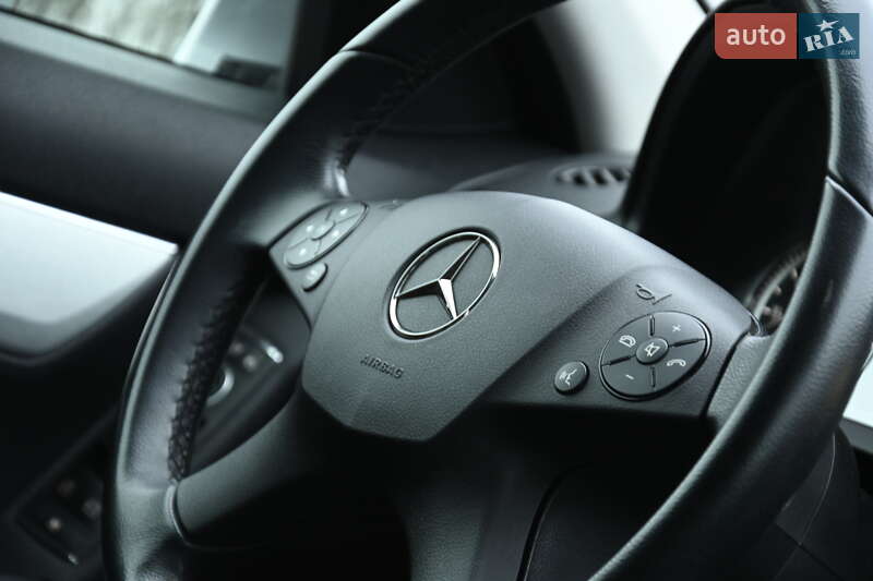 Седан Mercedes-Benz C-Class 2009 в Бердичеве