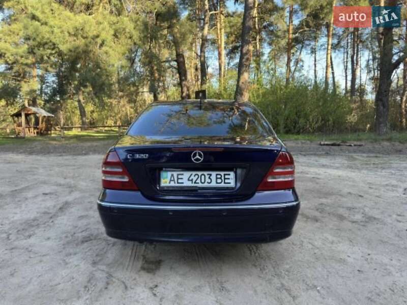 Седан Mercedes-Benz C-Class 2000 в Дніпрі