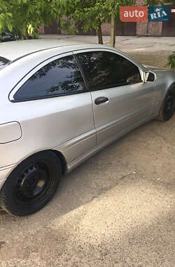 Купе Mercedes-Benz C-Class 2001 в 
