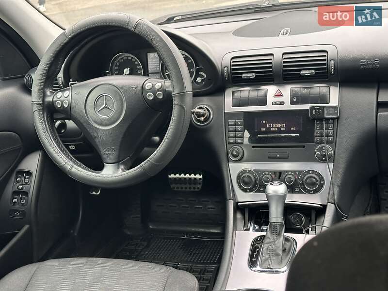 Седан Mercedes-Benz C-Class 2007 в Киеве фото 31 Седан Mercedes-Benz C-Class 2007 в Киеве