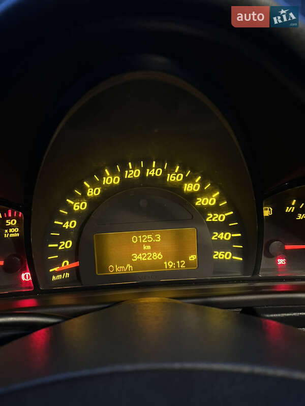 Купе Mercedes-Benz C-Class 2001 в Івано-Франківську