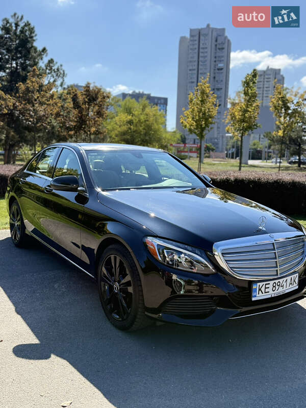 Седан Mercedes-Benz C-Class 2016 в Днепре