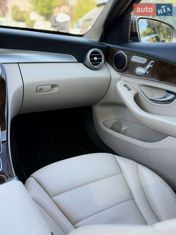 Седан Mercedes-Benz C-Class 2016 в Днепре