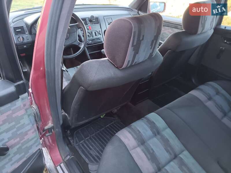 Седан Mercedes-Benz C-Class 1994 в Кельменцах фото 4 Седан Mercedes-Benz C-Class 1994 в Кельменцах