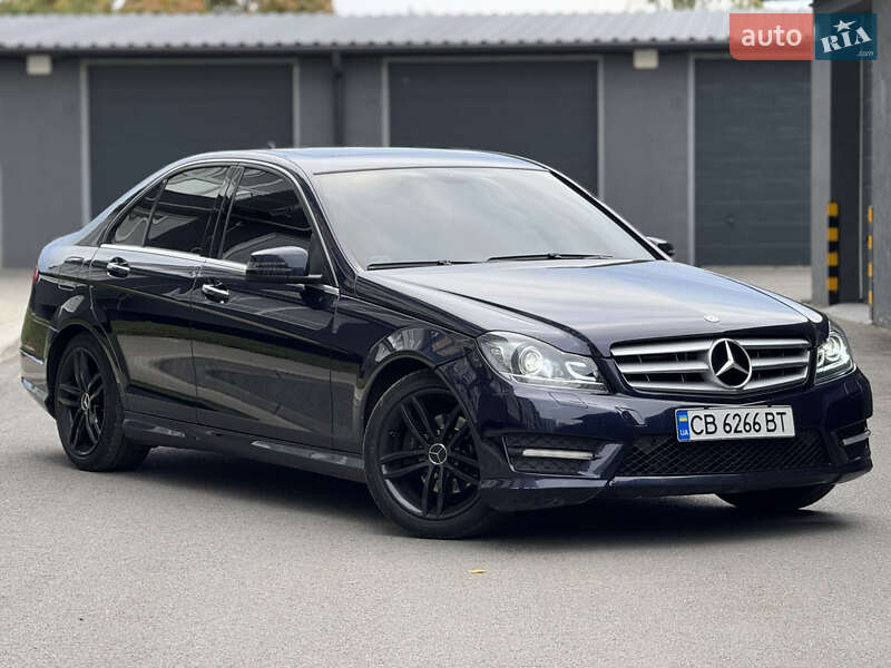 Седан Mercedes-Benz C-Class 2012 в Чернигове