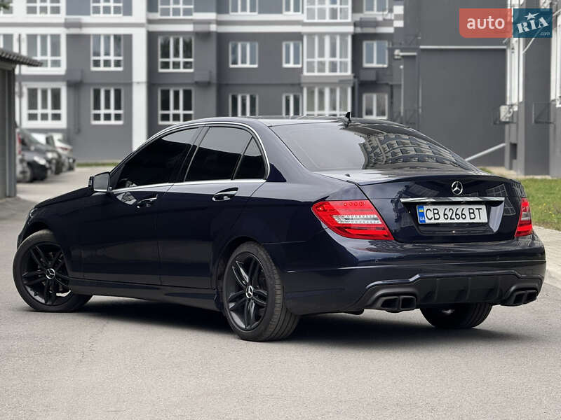Седан Mercedes-Benz C-Class 2012 в Чернигове