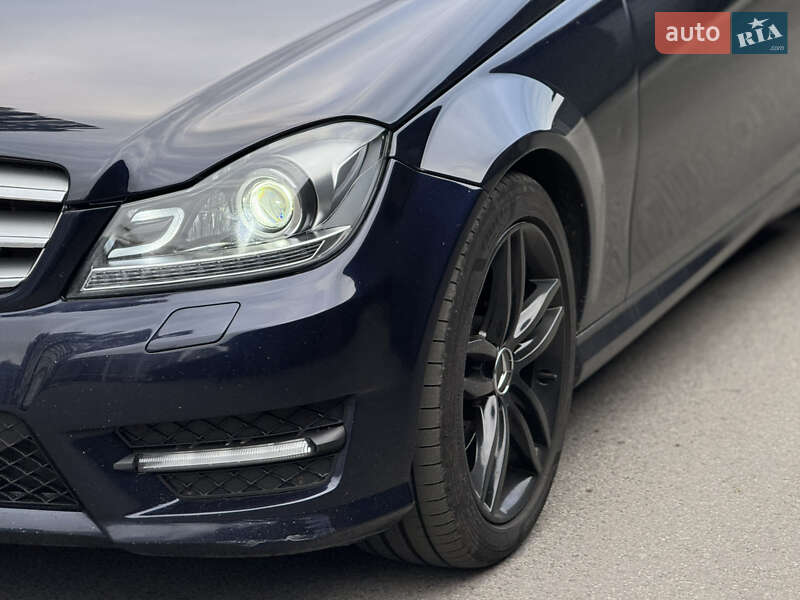 Седан Mercedes-Benz C-Class 2012 в Чернигове