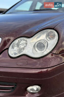 Седан Mercedes-Benz C-Class 2006 в 