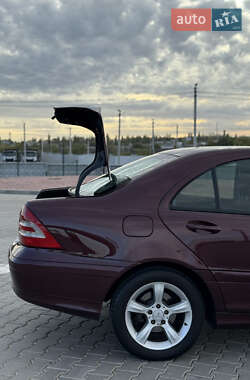 Седан Mercedes-Benz C-Class 2006 в 