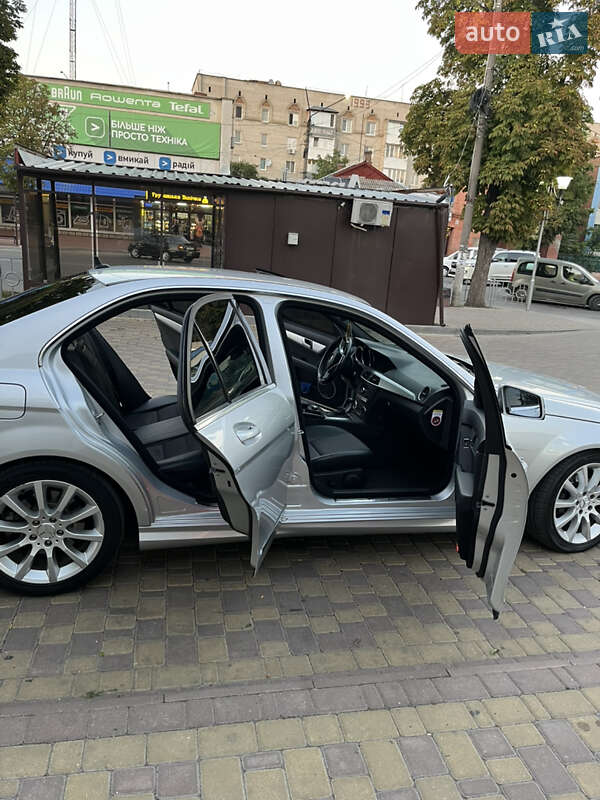 Седан Mercedes-Benz C-Class 2011 в Могилев-Подольске