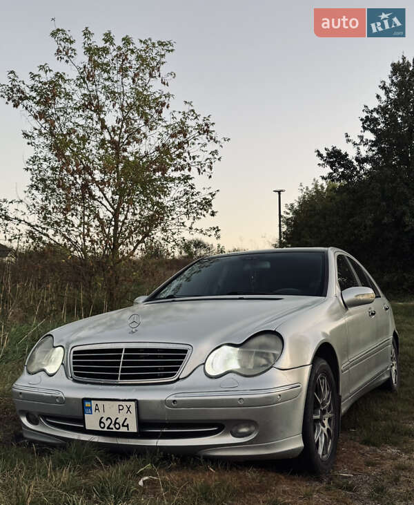 Седан Mercedes-Benz C-Class 2002 в 