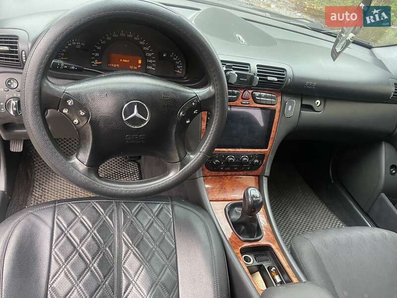 Седан Mercedes-Benz C-Class 2002 в Виннице
