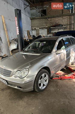Універсал Mercedes-Benz C-Class 2002 в 