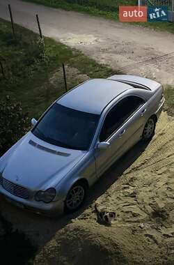 Седан Mercedes-Benz C-Class 2000 в 