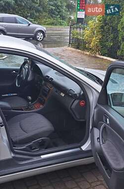 Седан Mercedes-Benz C-Class 2003 в 