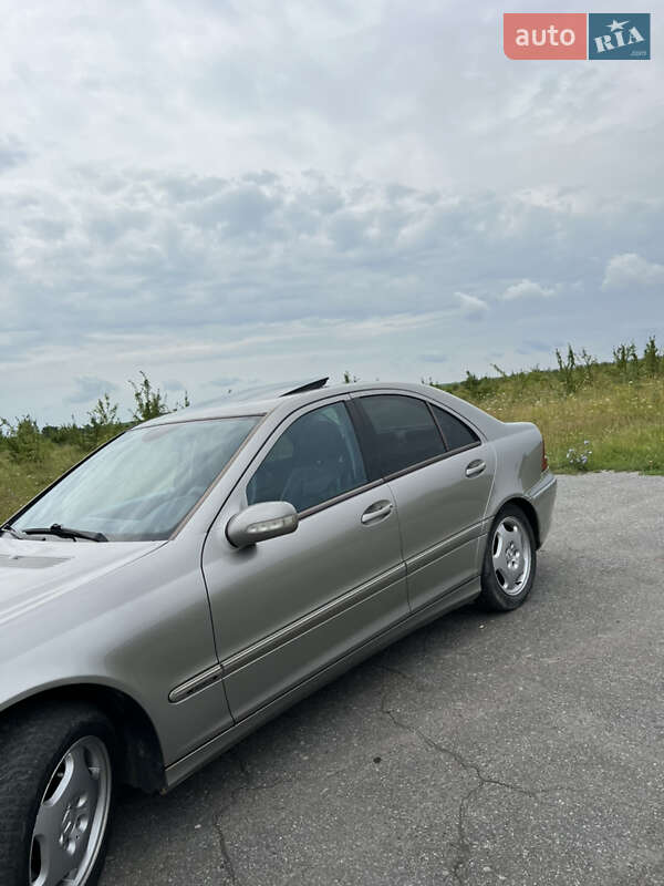 Седан Mercedes-Benz C-Class 2002 в Полонном