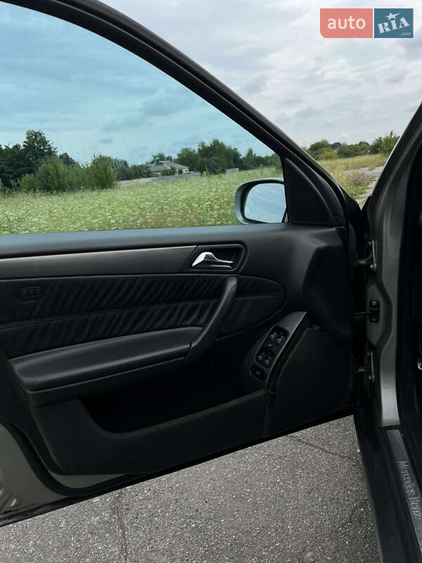 Седан Mercedes-Benz C-Class 2002 в Полонном