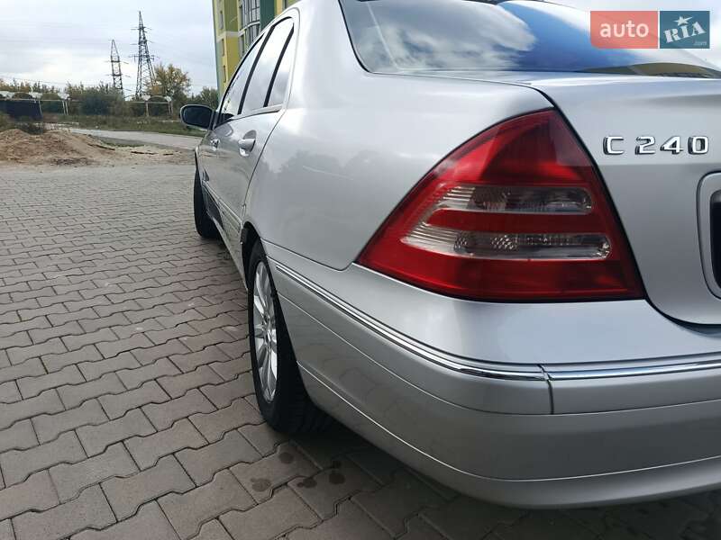 Седан Mercedes-Benz C-Class 2001 в Тернополе