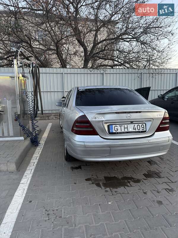 Седан Mercedes-Benz C-Class 2001 в Миколаєві фото 22 Седан Mercedes-Benz C-Class 2001 в Миколаєві