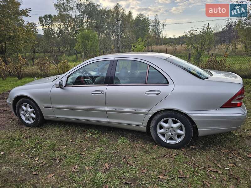 Седан Mercedes-Benz C-Class 2003 в Дрогобыче фото 16 Седан Mercedes-Benz C-Class 2003 в Дрогобыче