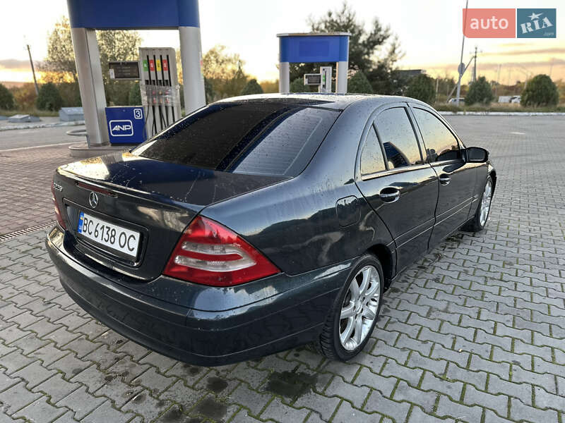 Седан Mercedes-Benz C-Class 2001 в Жовкве
