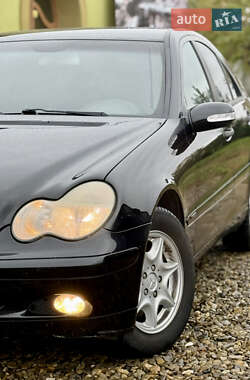 Седан Mercedes-Benz C-Class 2003 в 