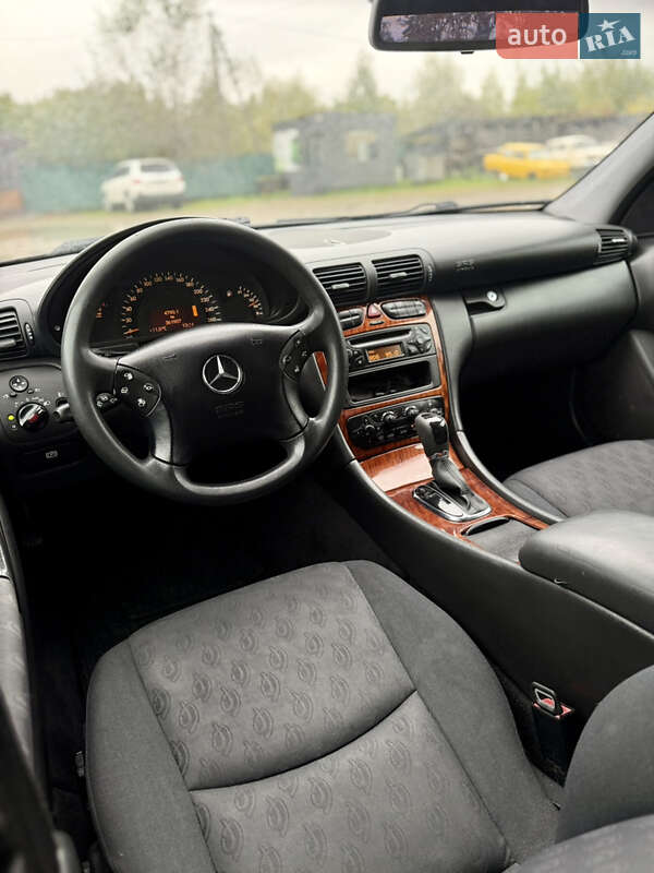 Седан Mercedes-Benz C-Class 2003 в Коломиї