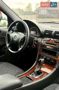 Седан Mercedes-Benz C-Class 2003 в 