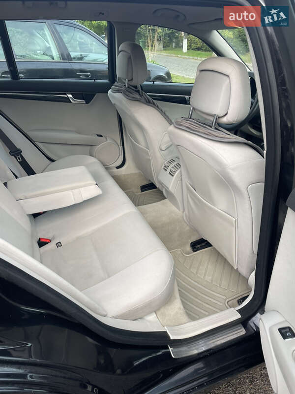 Универсал Mercedes-Benz C-Class 2009 в Луцке