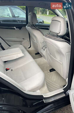 Універсал Mercedes-Benz C-Class 2009 в  фото 9 Універсал Mercedes-Benz C-Class 2009 в