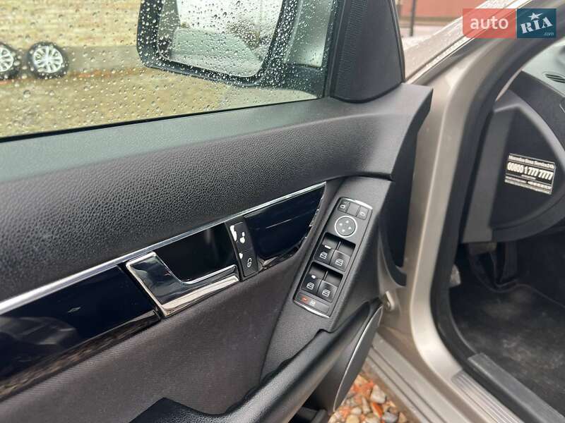 Седан Mercedes-Benz C-Class 2007 в Коломые