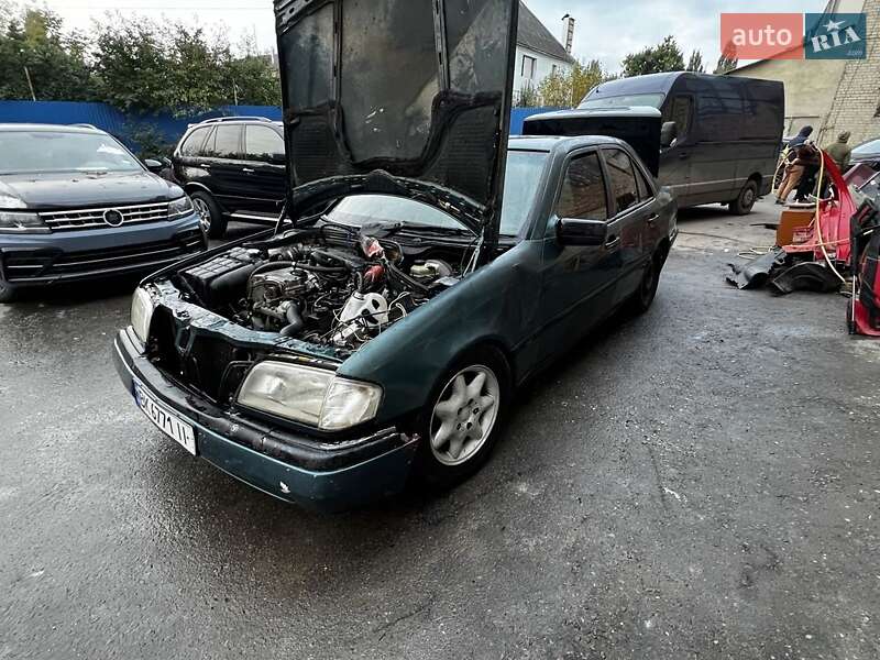 Седан Mercedes-Benz C-Class 1996 в Рівному фото Седан Mercedes-Benz C-Class 1996 в Рівному