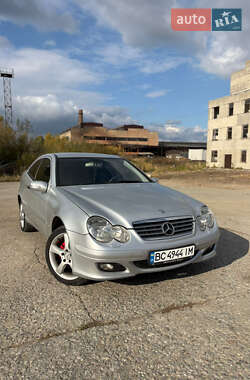 Купе Mercedes-Benz C-Class 2005 в 