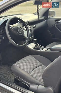 Купе Mercedes-Benz C-Class 2005 в 