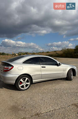 Купе Mercedes-Benz C-Class 2005 в 