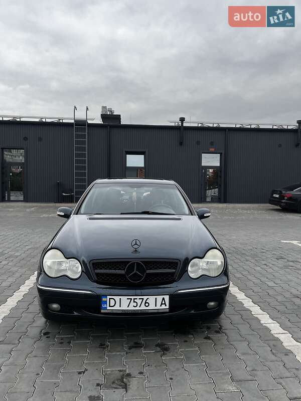 Седан Mercedes-Benz C-Class 2003 в Кривому Розі