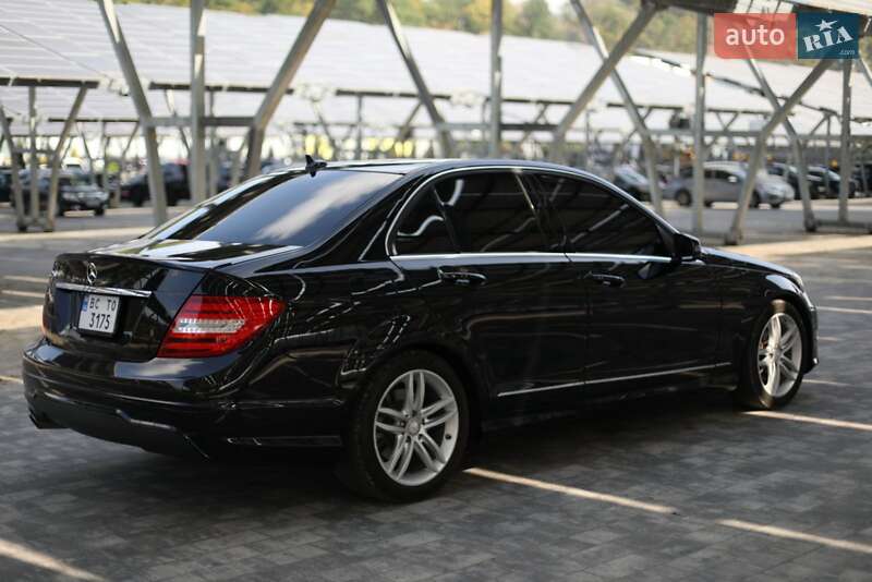 Седан Mercedes-Benz C-Class 2012 в Львове