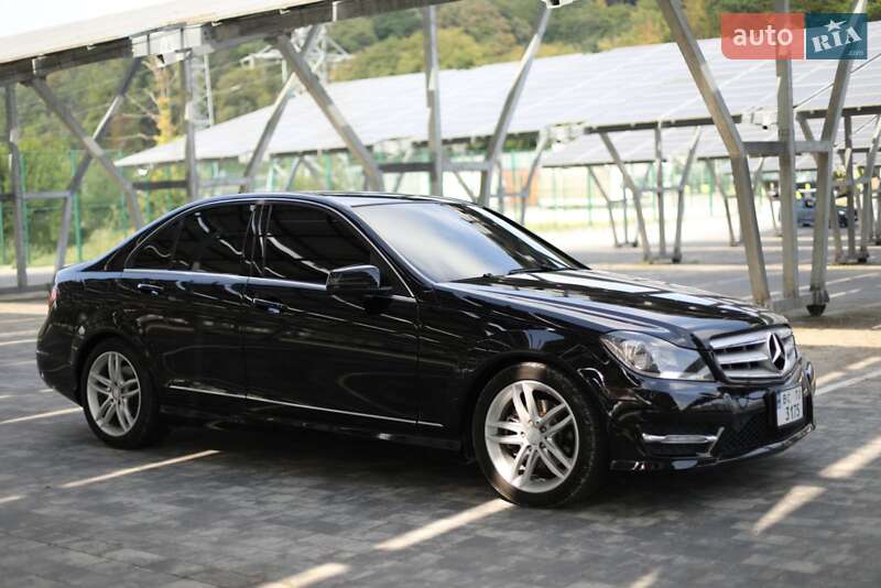 Седан Mercedes-Benz C-Class 2012 в Львове