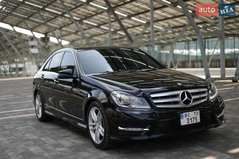 Седан Mercedes-Benz C-Class 2012 в Львове