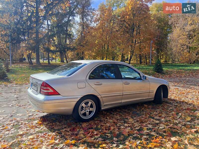 Седан Mercedes-Benz C-Class 2004 в Сумах