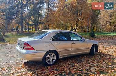 Седан Mercedes-Benz C-Class 2004 в 