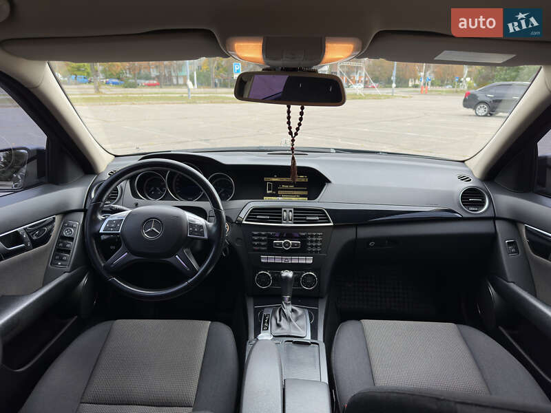 Седан Mercedes-Benz C-Class 2011 в Запоріжжі