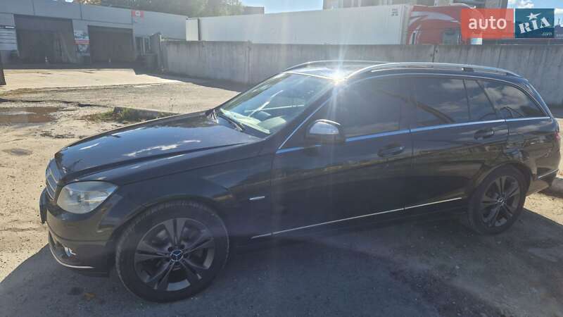 Універсал Mercedes-Benz C-Class 2008 в Києві фото 13 Універсал Mercedes-Benz C-Class 2008 в Києві