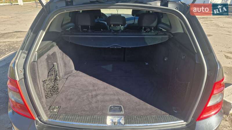 Універсал Mercedes-Benz C-Class 2008 в Києві фото 14 Універсал Mercedes-Benz C-Class 2008 в Києві