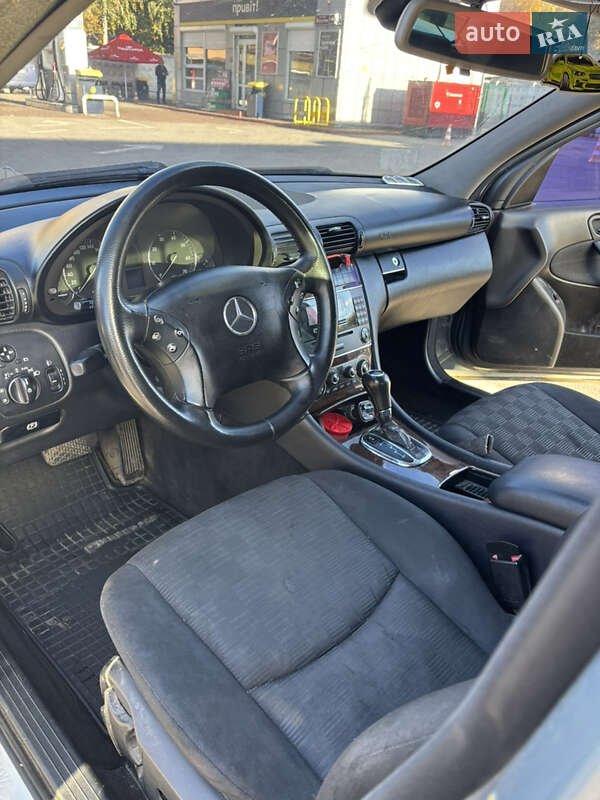 Седан Mercedes-Benz C-Class 2005 в Виннице
