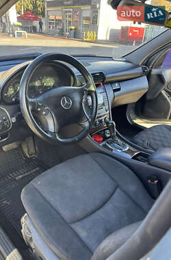 Седан Mercedes-Benz C-Class 2005 в 